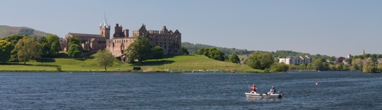 Linlithgow Palace and Loch